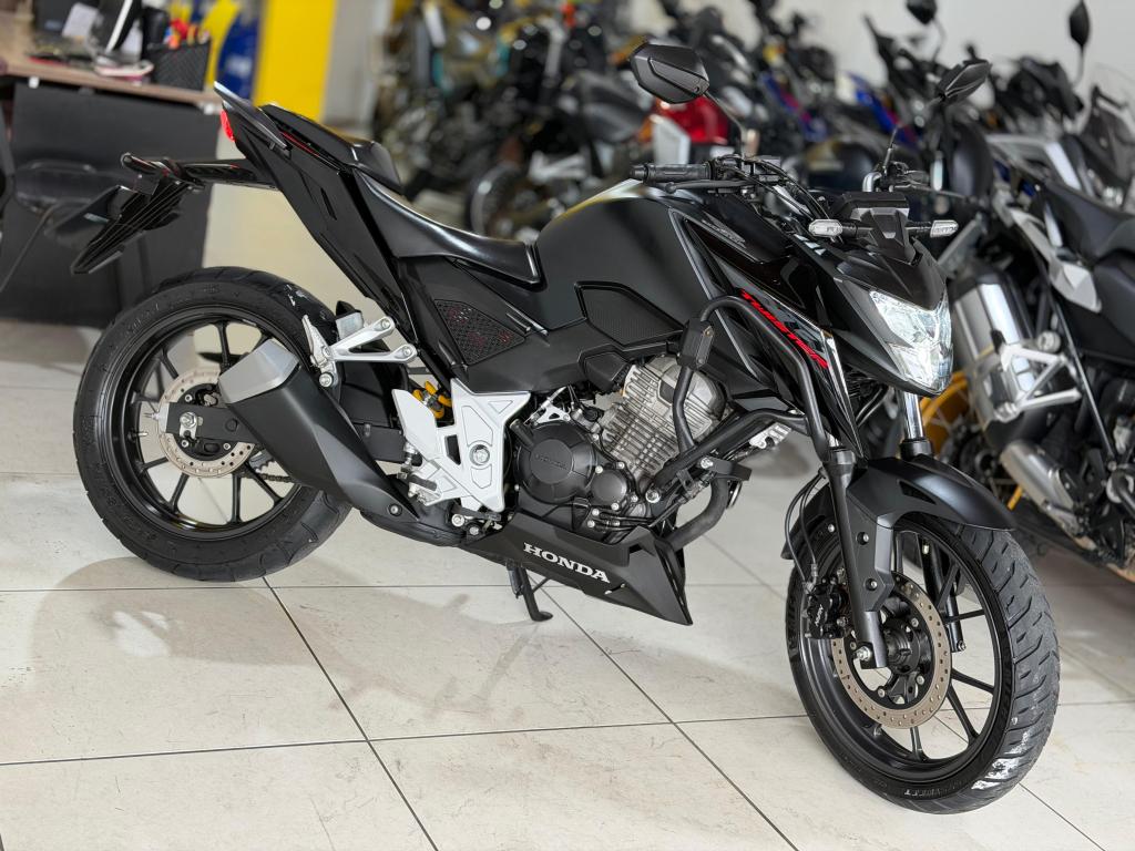 HONDA CB 300 F Twister - Foto