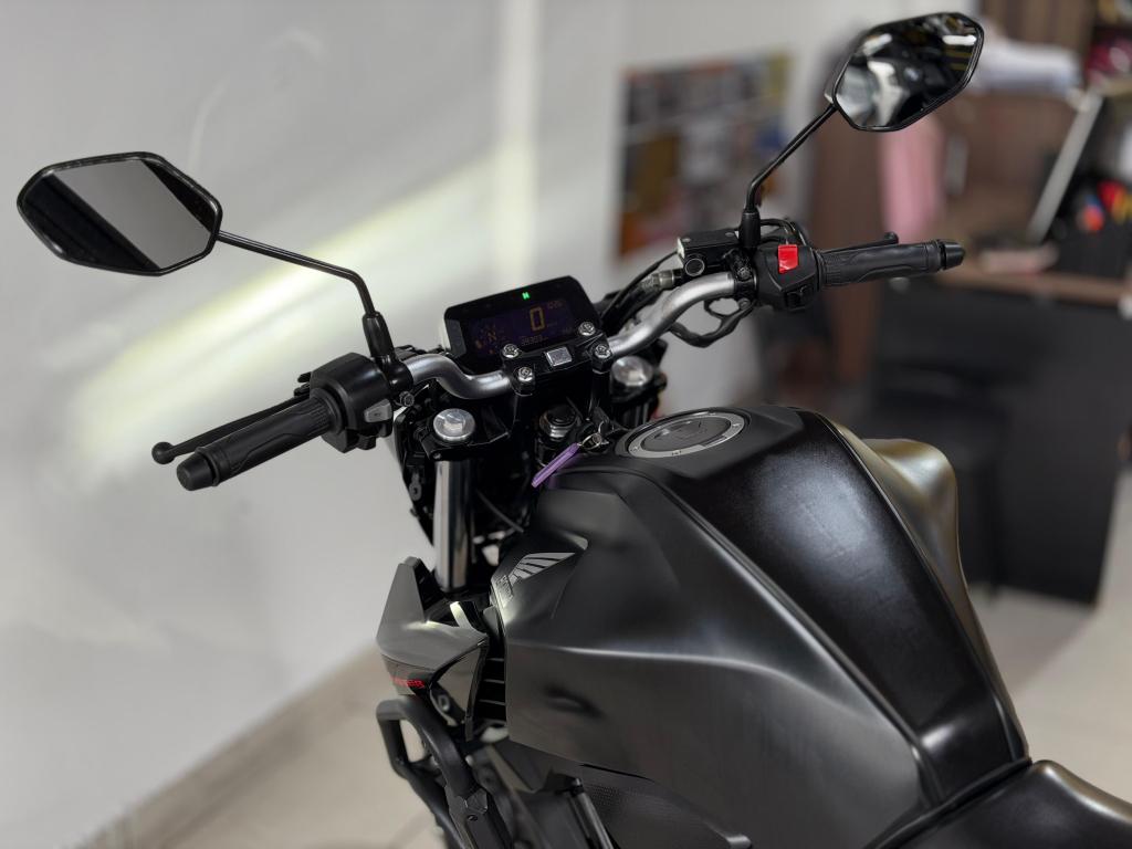 HONDA CB 300 F Twister - Foto