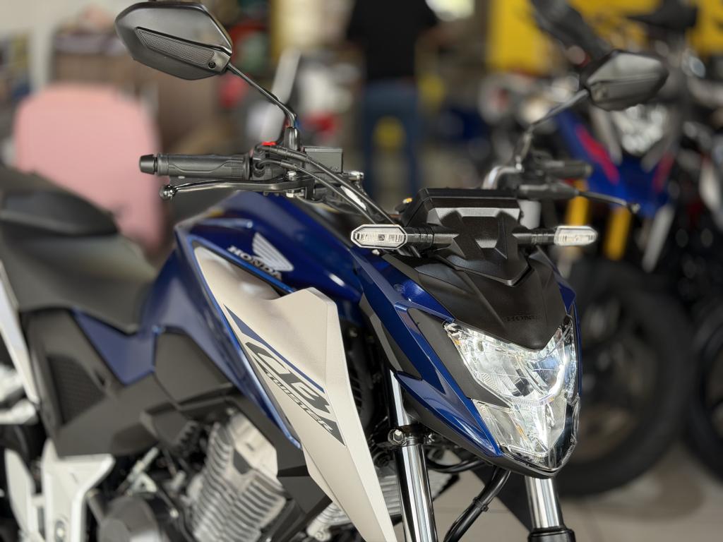 HONDA CB 300 F Twister - Foto