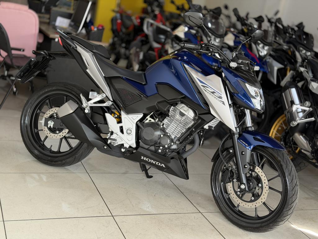 HONDA CB 300 F Twister - Foto