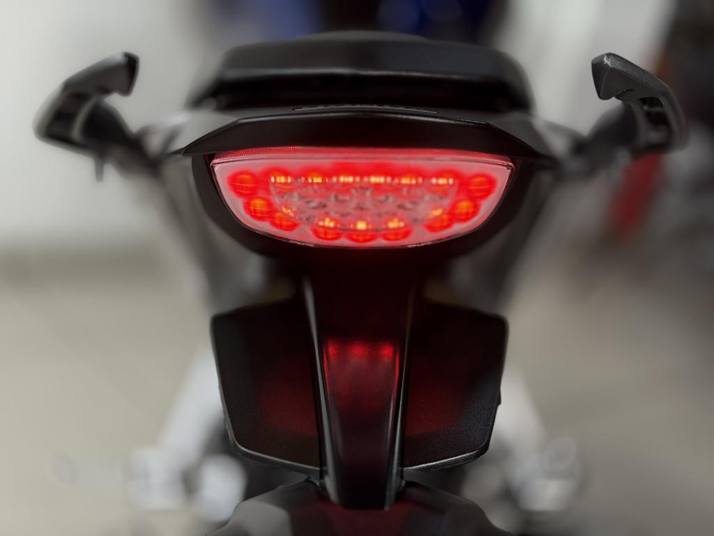 HONDA CB 300 F Twister - Foto