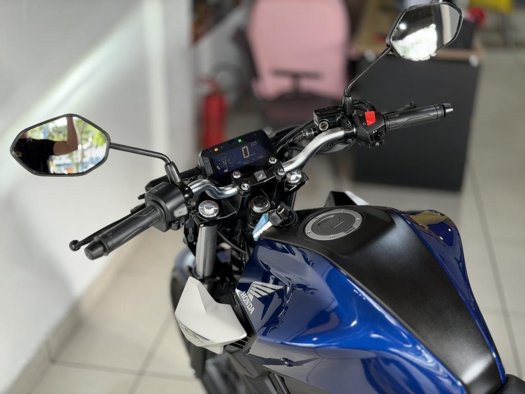 HONDA CB 300 F Twister - Foto