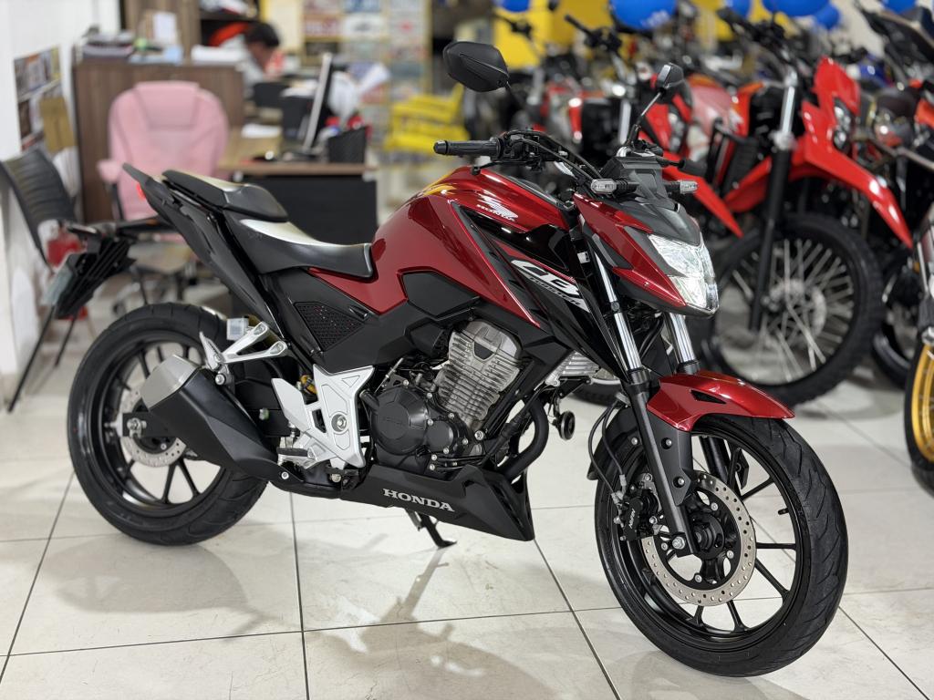 HONDA CB 300 F Twister