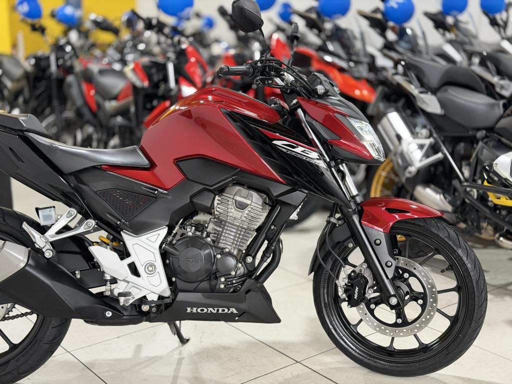 HONDA CB 300 F Twister - Foto