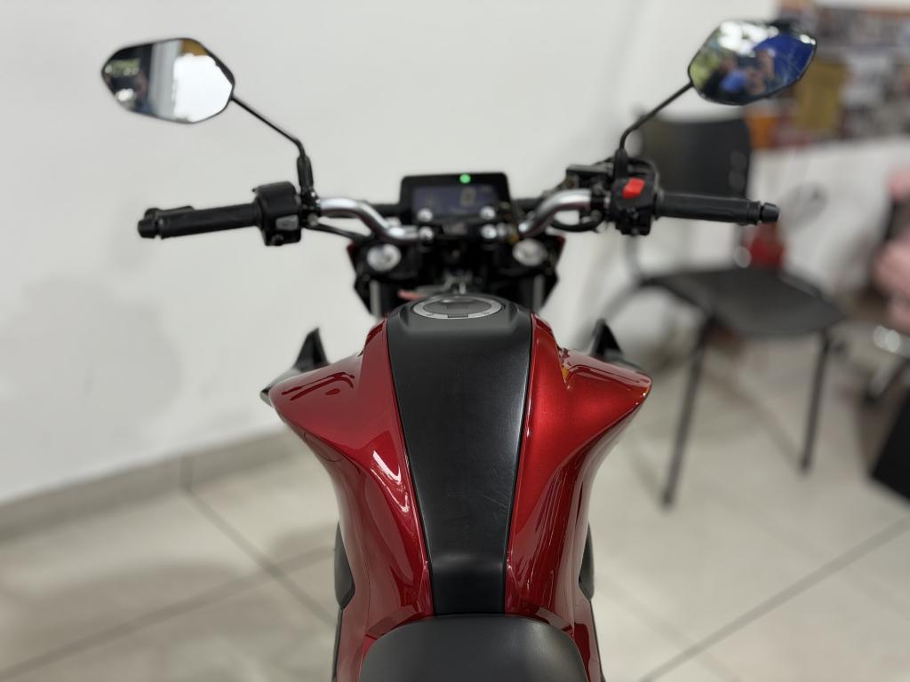 HONDA CB 300 F Twister - Foto