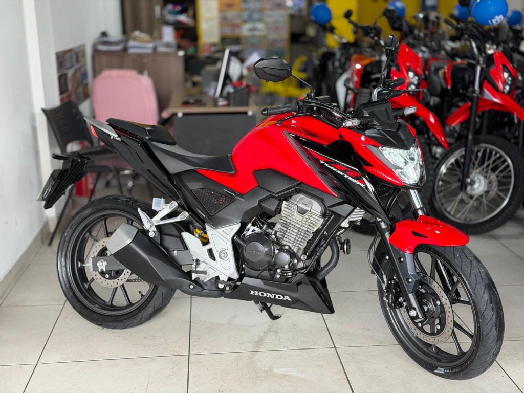 HONDA CB 300 F Twister