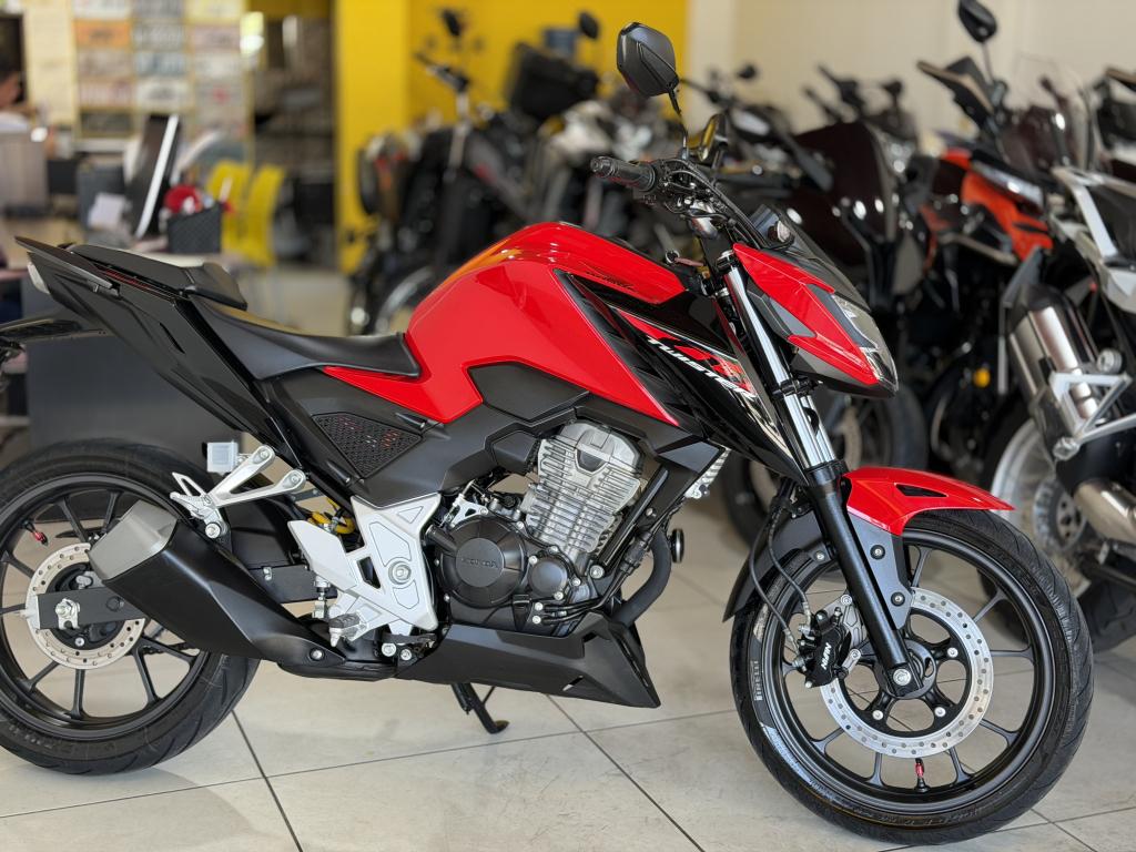 HONDA CB 300 F Twister - Foto