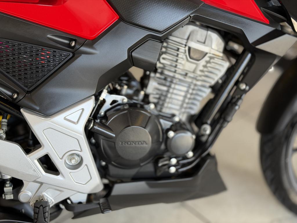 HONDA CB 300 F Twister - Foto