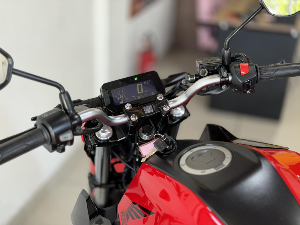 HONDA CB 300 F Twister - Foto