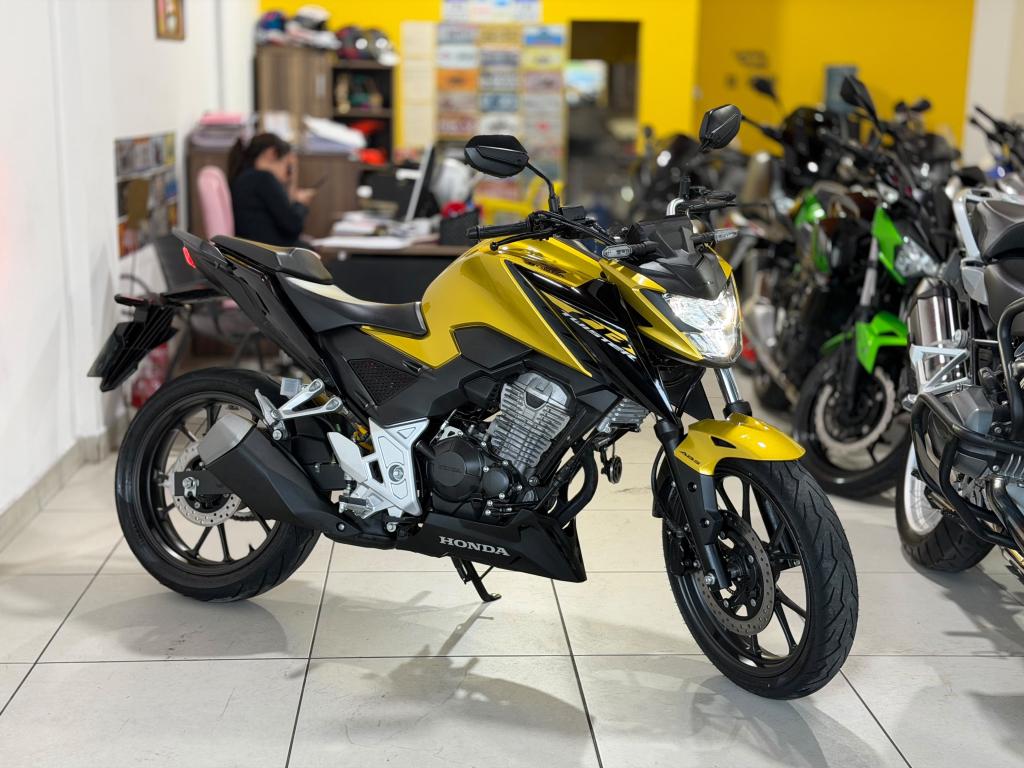 HONDA CB 300 F Twister