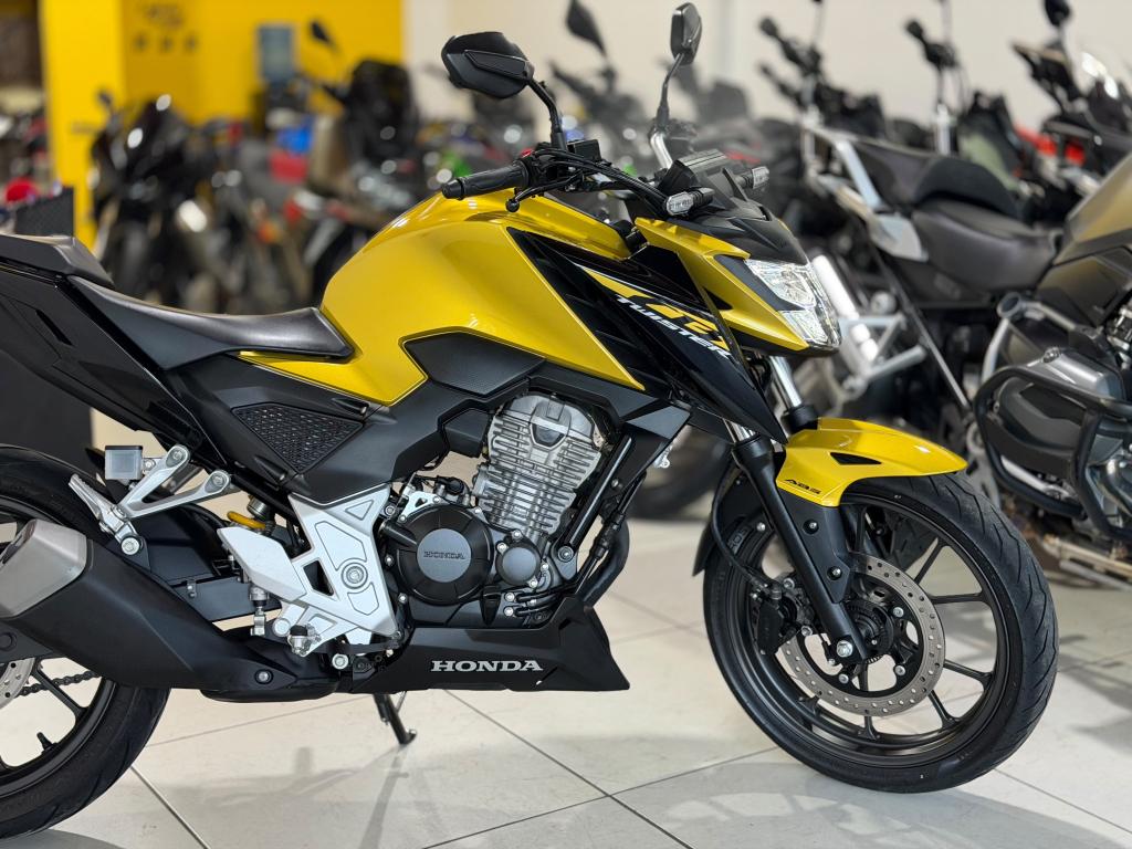 HONDA CB 300 F Twister - Foto