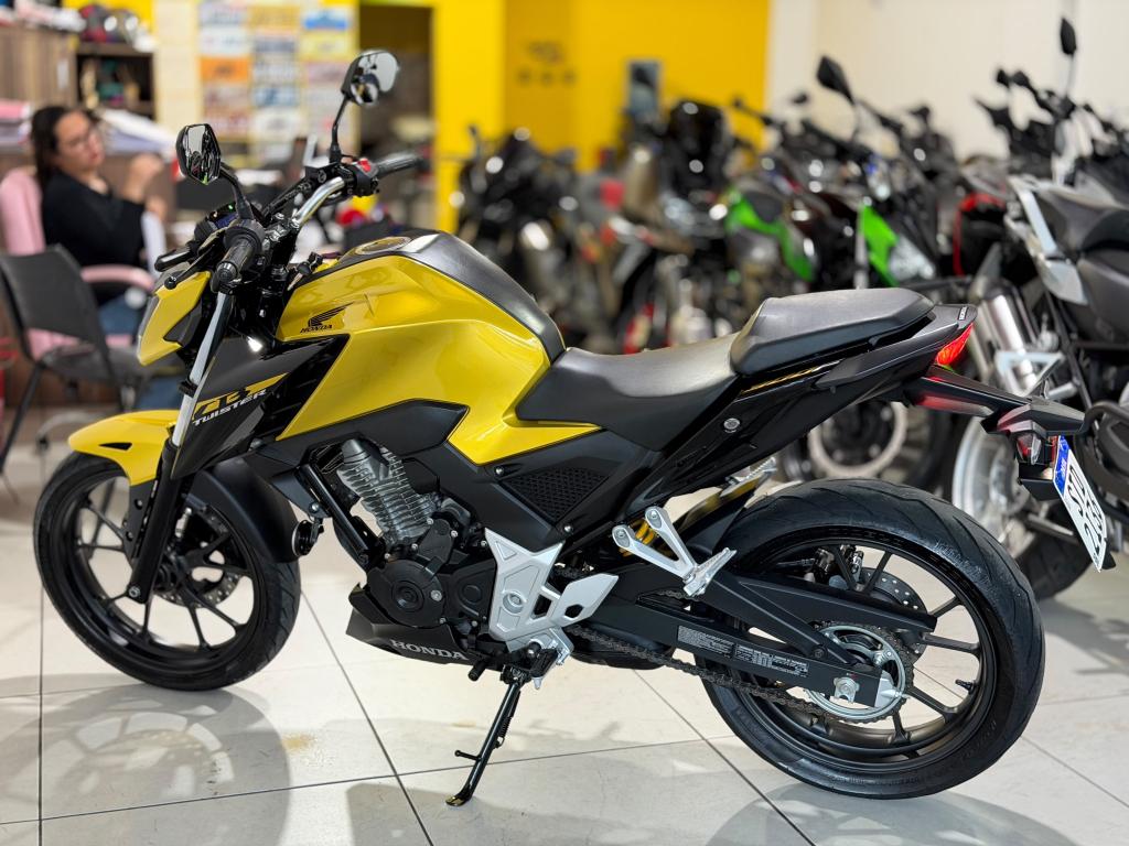 HONDA CB 300 F Twister - Foto