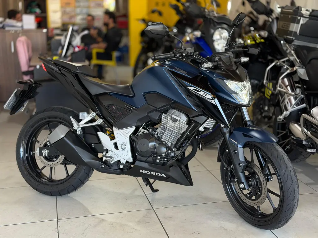 HONDA CB 300 F Twister
