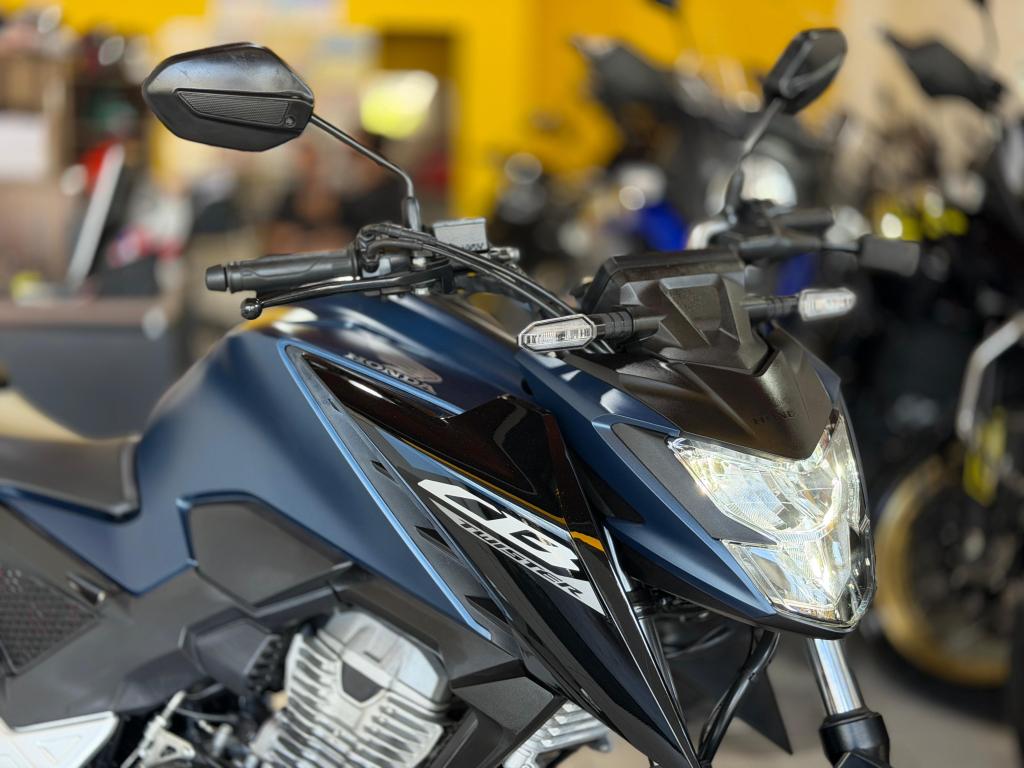 HONDA CB 300 F Twister - Foto