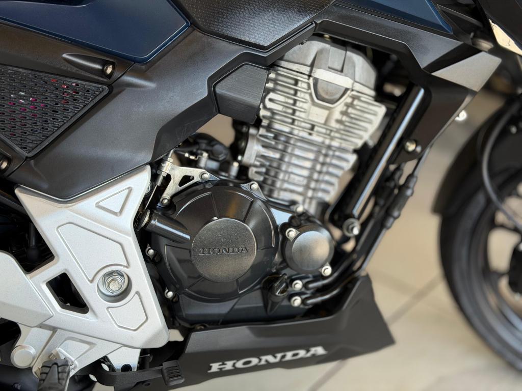 HONDA CB 300 F Twister - Foto