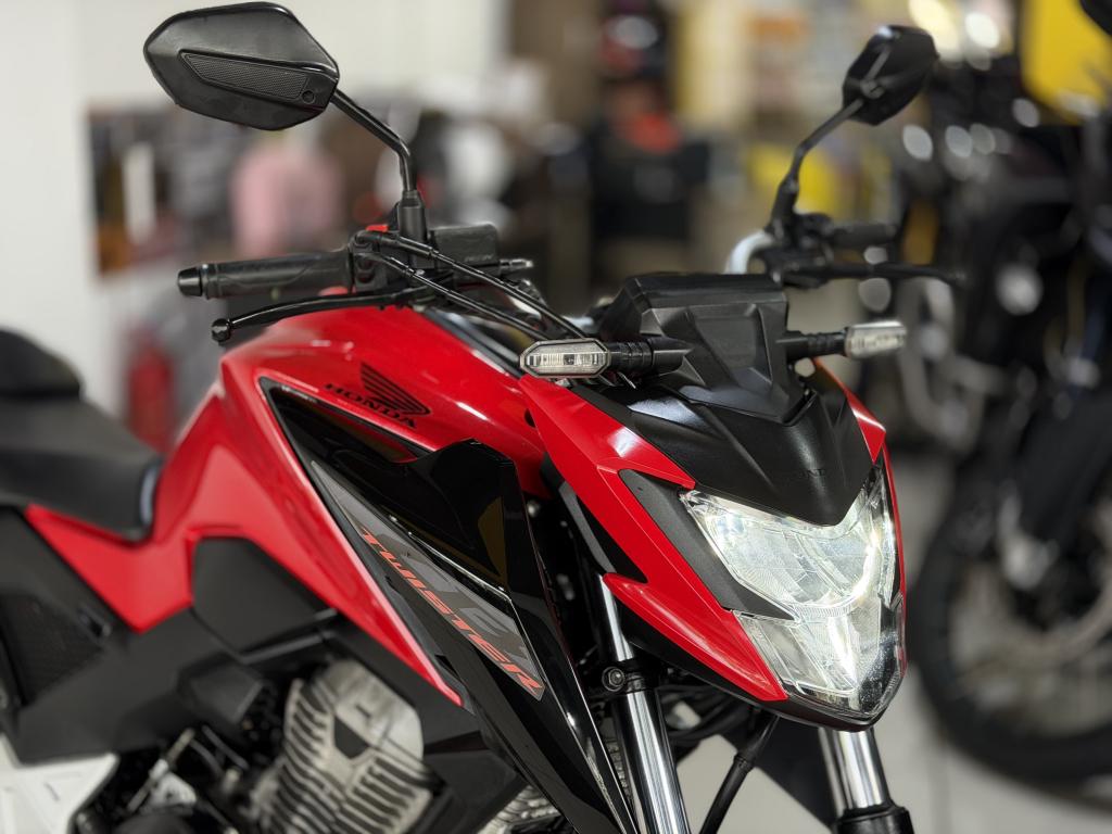 HONDA CB 300 F Twister - Foto