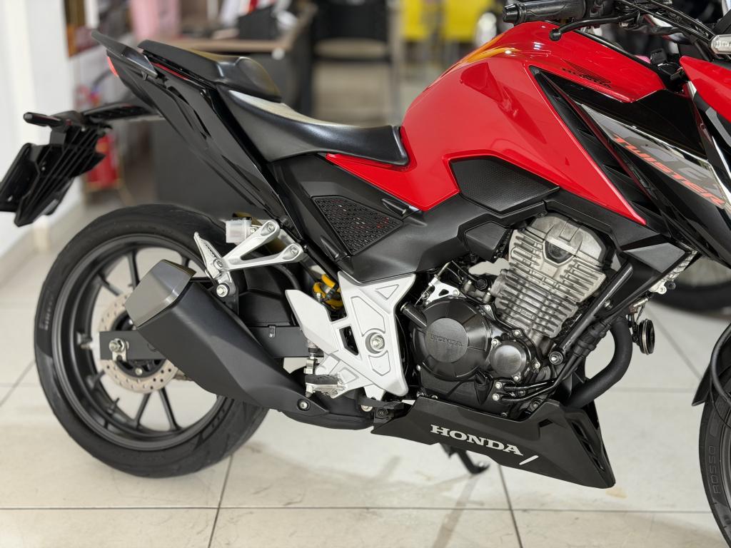 HONDA CB 300 F Twister - Foto