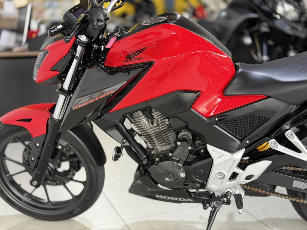 HONDA CB 300 F Twister - Foto