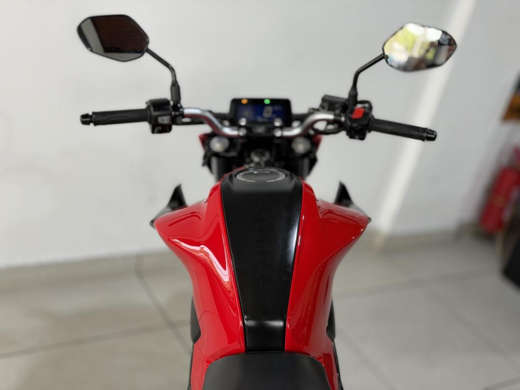 HONDA CB 300 F Twister - Foto