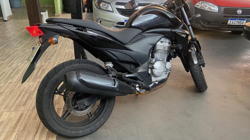 HONDA CB 300 R - Foto