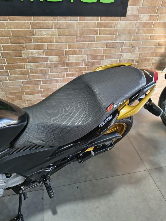 HONDA CB 300 R - Foto