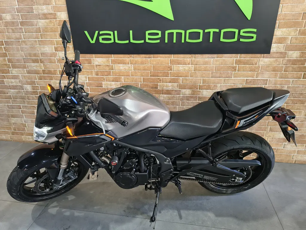 HONDA CB 500 F - Foto