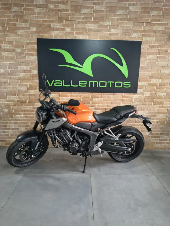 HONDA CB 650 R - Foto