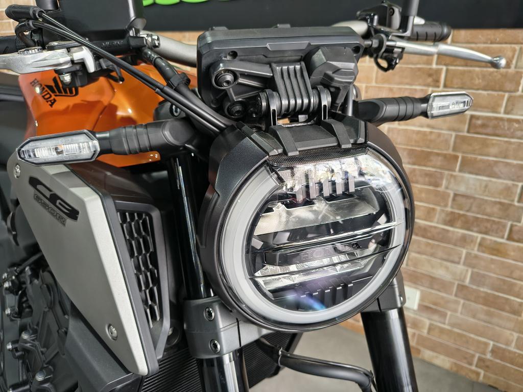 HONDA CB 650 R - Foto