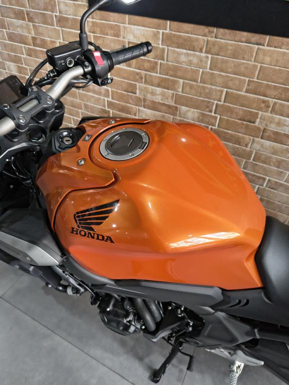 HONDA CB 650 R - Foto