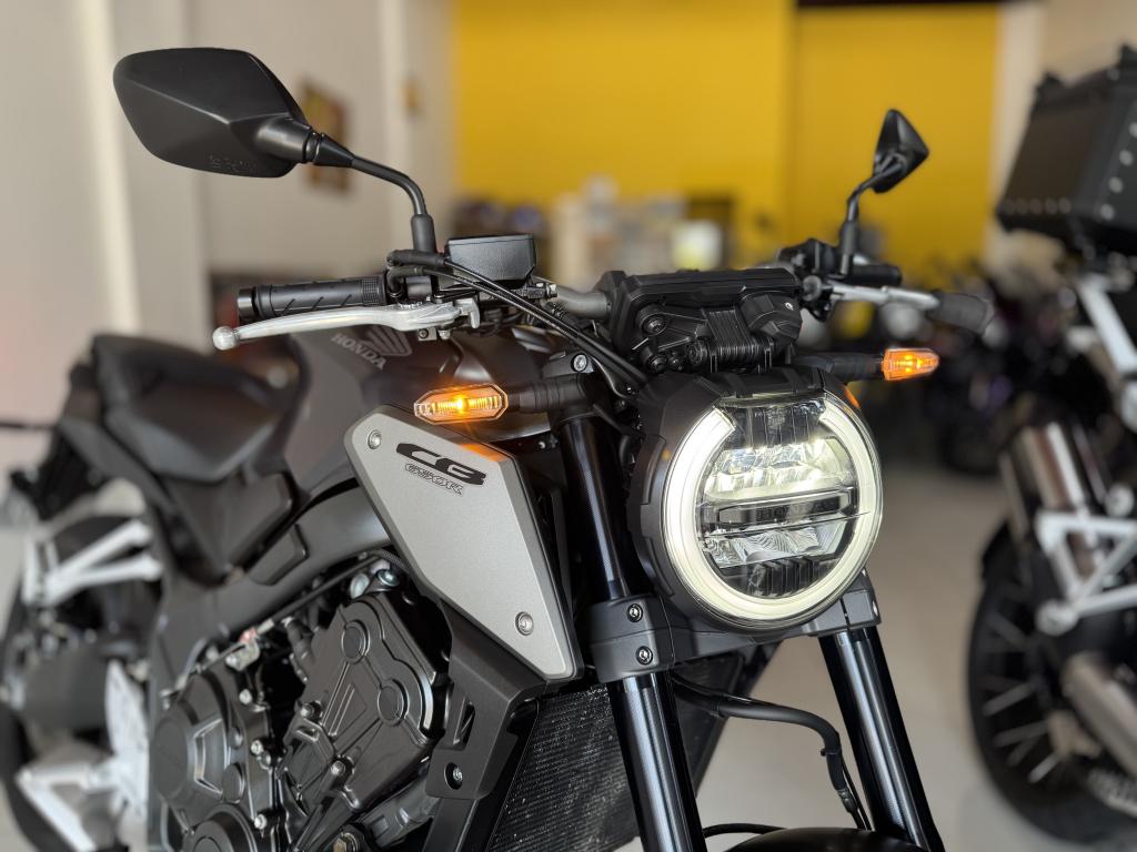 HONDA CB 650 R - Foto