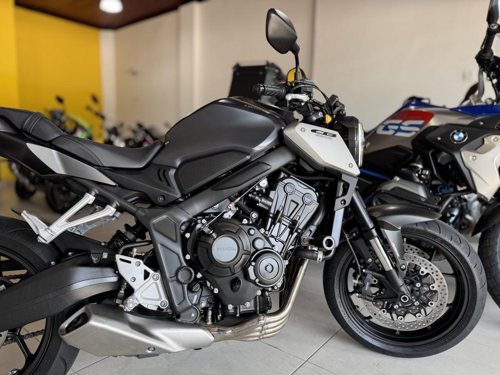 HONDA CB 650 R - Foto