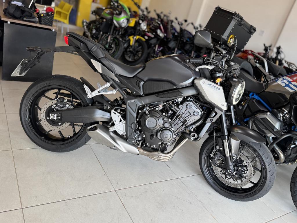 HONDA CB 650 R - Foto