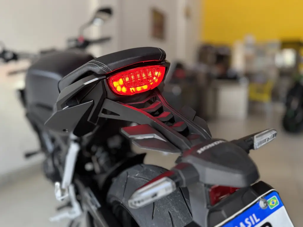 HONDA CB 650 R - Foto