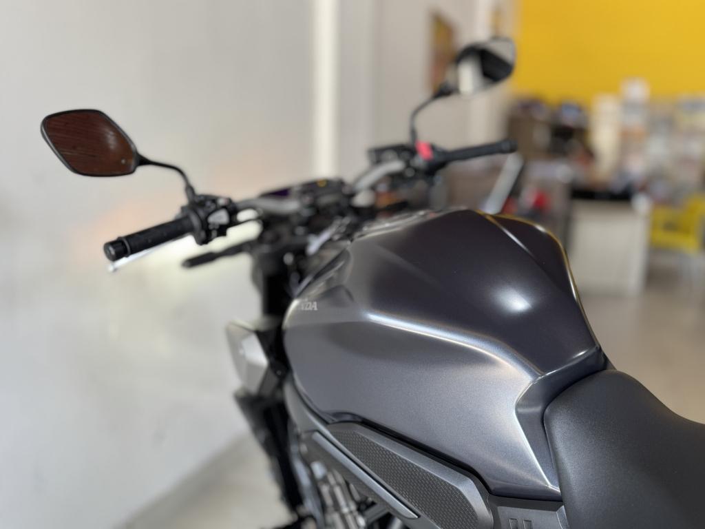 HONDA CB 650 R - Foto