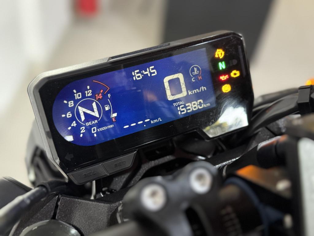 HONDA CB 650 R - Foto