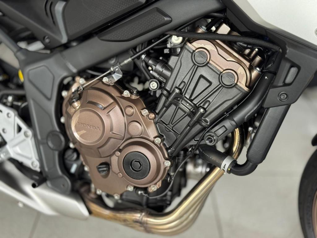 HONDA CB 650 R - Foto