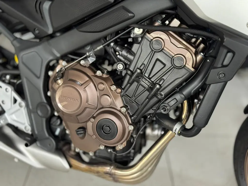 HONDA CB 650 R - Foto