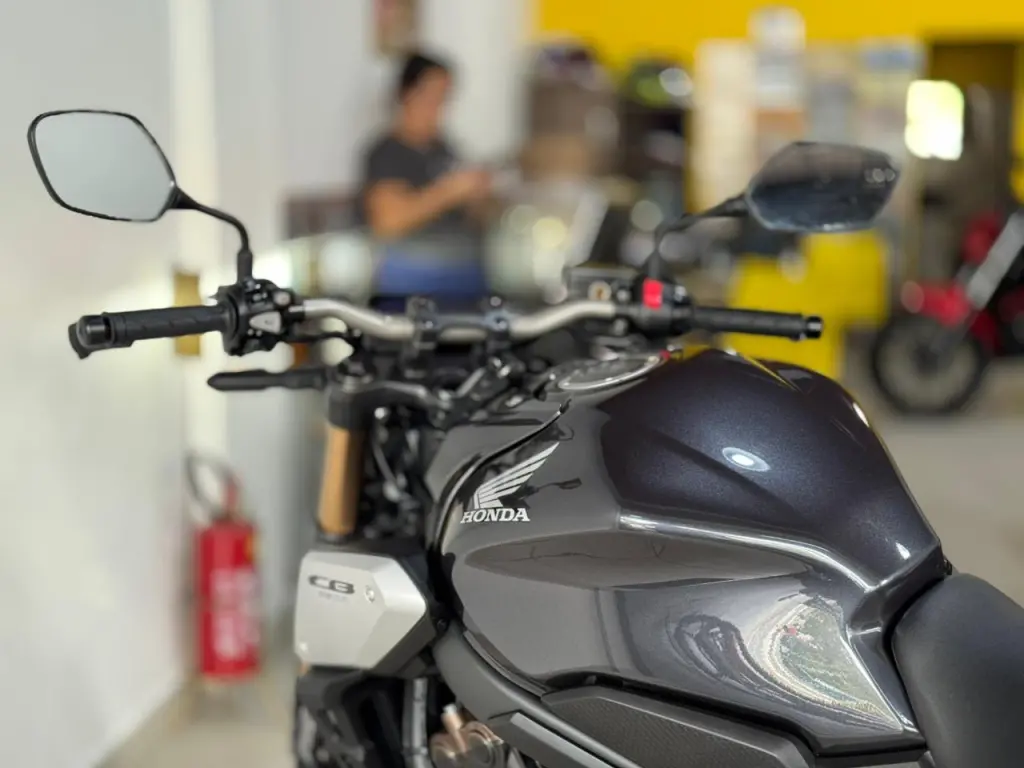 HONDA CB 650 R - Foto