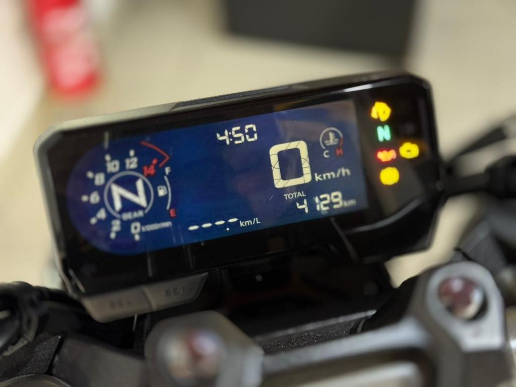 HONDA CB 650 R - Foto