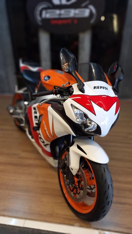 HONDA CBR 1000 RR - Foto