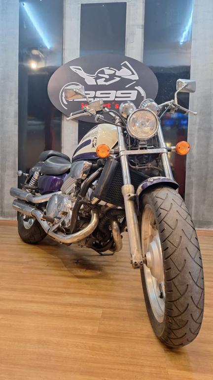 HONDA Magna 750 - Foto