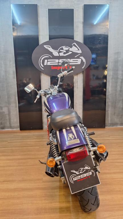 HONDA Magna 750 - Foto