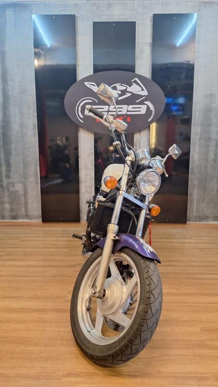 HONDA Magna 750 - Foto