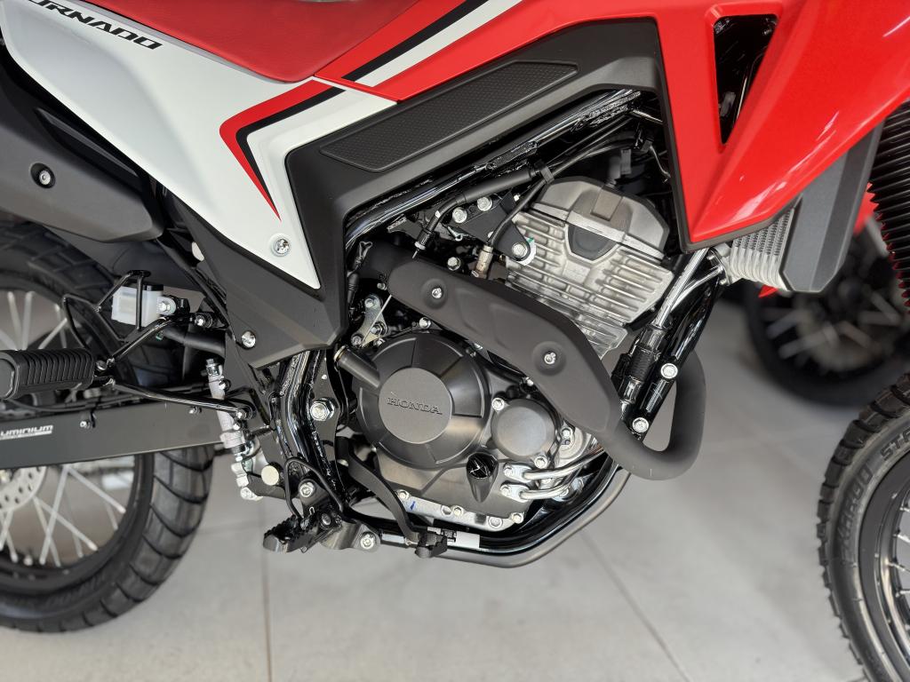 HONDA XR 300 L Tornado - Foto