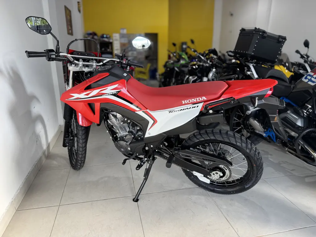 HONDA XR 300 L Tornado - Foto