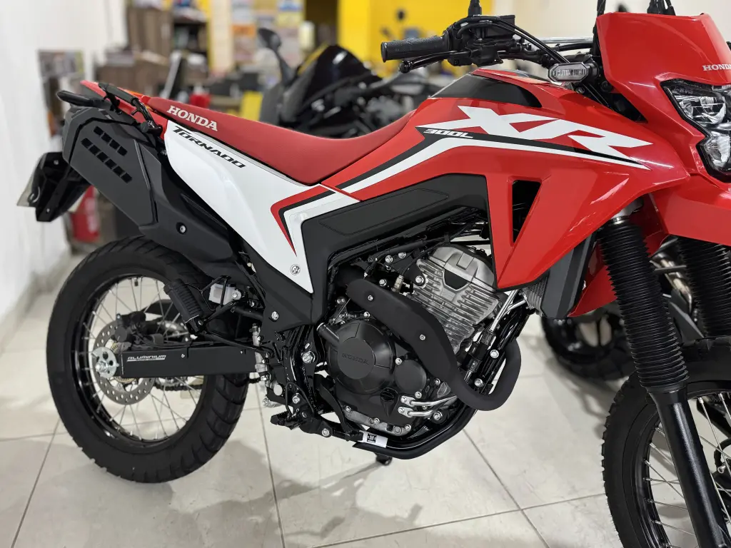 HONDA XR 300 L Tornado - Foto