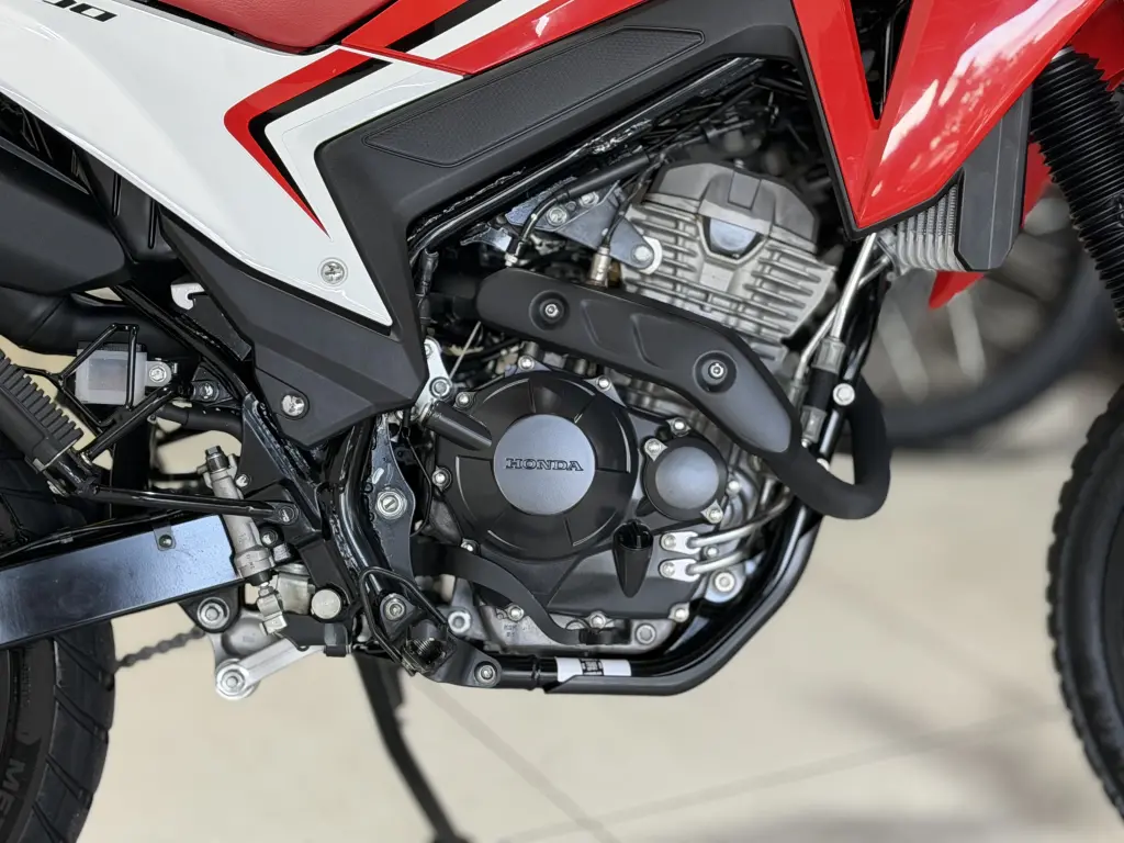HONDA XR 300 L Tornado - Foto