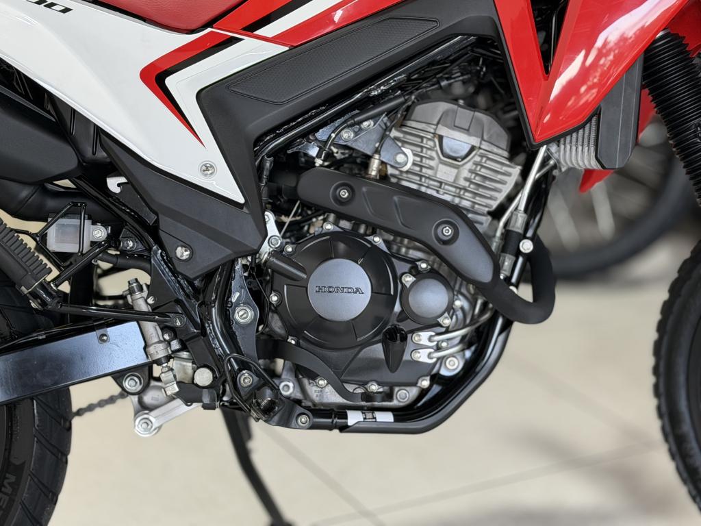 HONDA XR 300 L Tornado - Foto