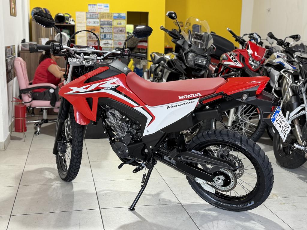 HONDA XR 300 L Tornado - Foto