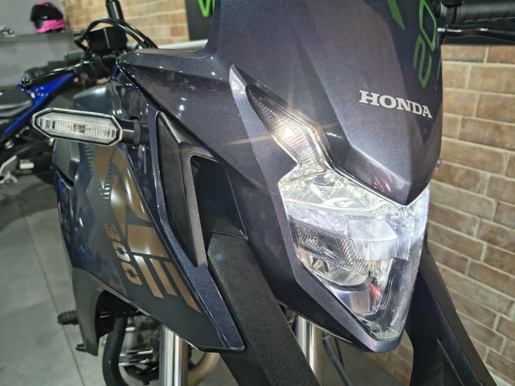 HONDA XRE 300 - Foto